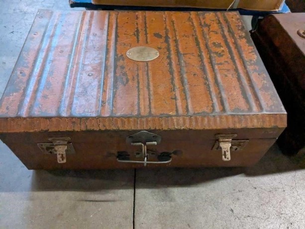 metalkuffert-med-patina-big-1