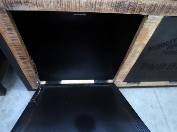 new-yorker-stil-baenk-med-metalramme-big-1