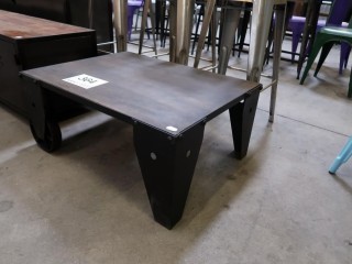 new-yorker-stil-sofabord-i-metal